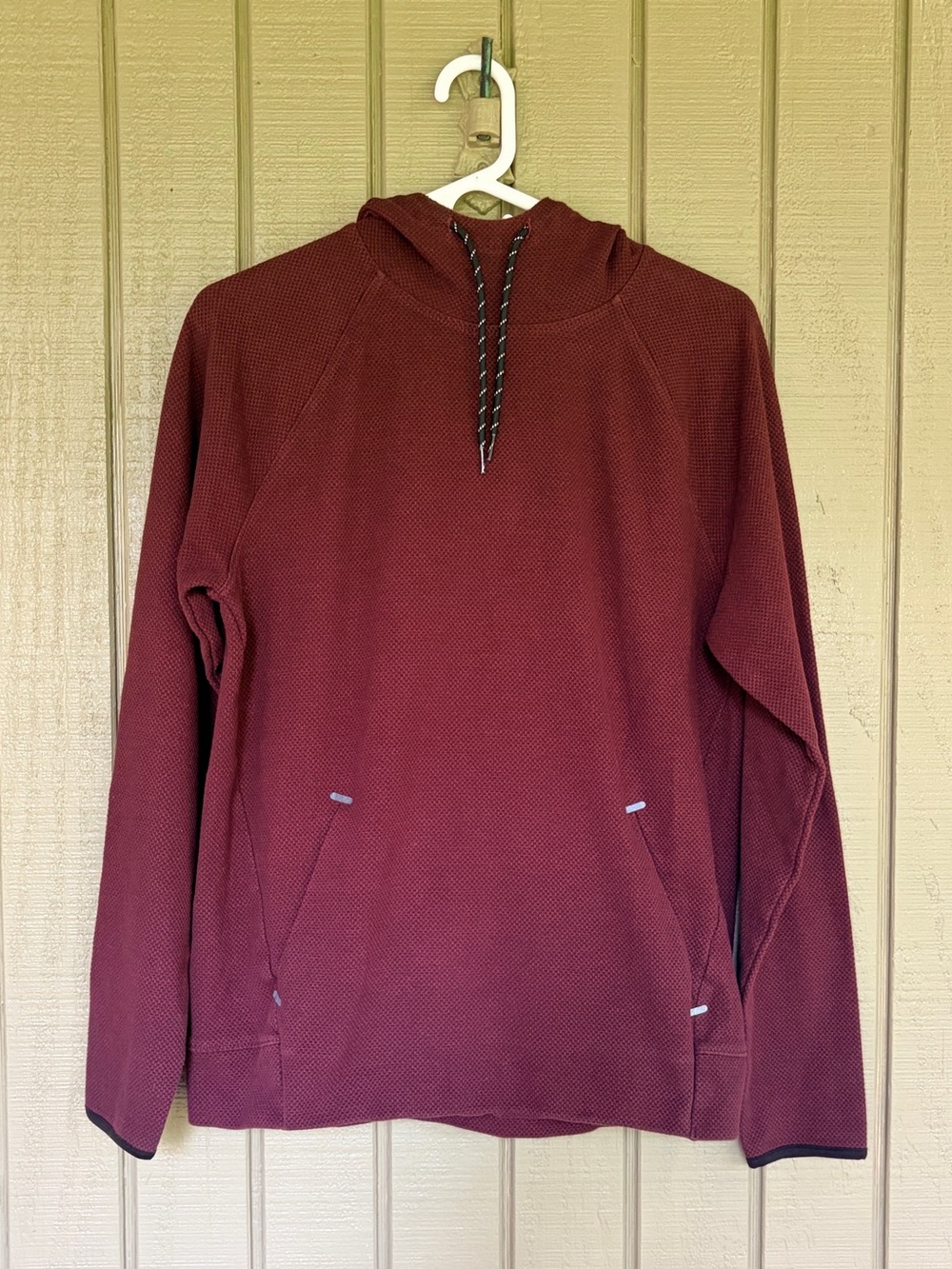 Old Navy Mens Dynamic Fleece Hoodie Size M Maroon Burgundy Activewear